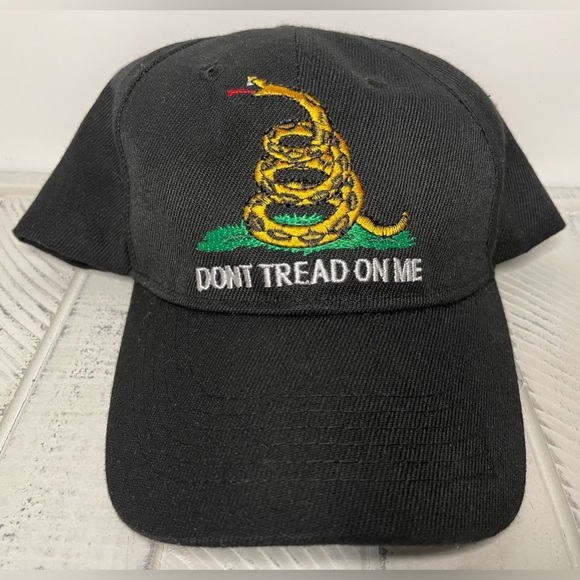 Don’t Tread on Me Embroidered Black Baseball Hat Cap w/Adj Strap - Picture 1 of 11